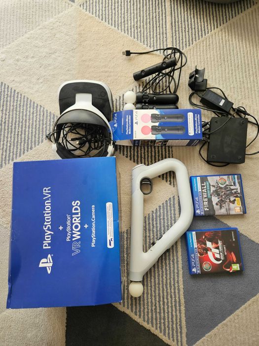 PS4 VR KIT  + 2 jogos + 2 motion controllers + "gun" controller