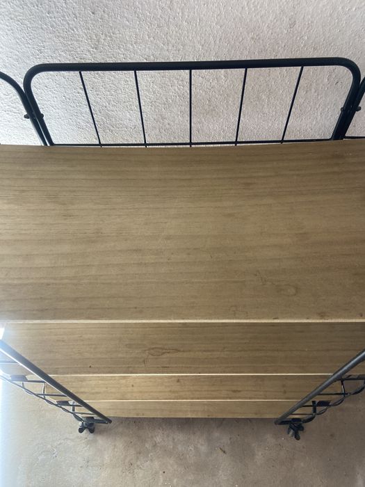 Vendo movel com rodas