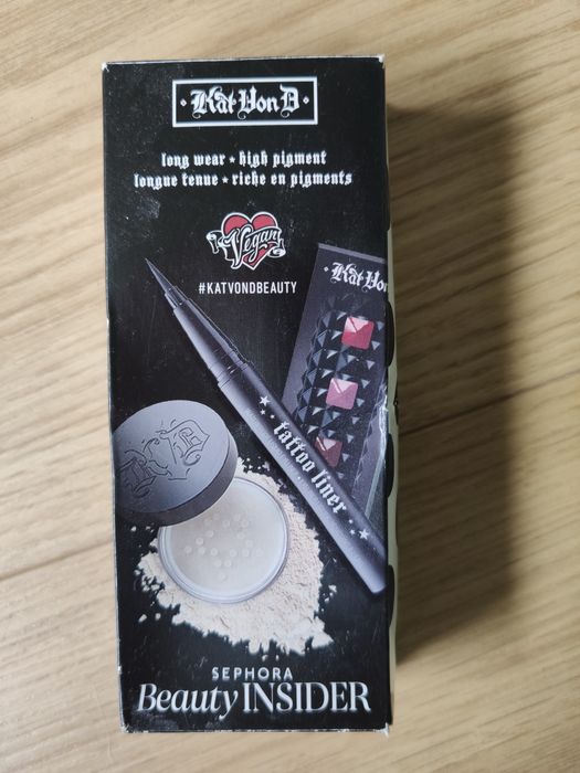 Tatoo Eyeliner kat von D beauty zestaw puder pomadka