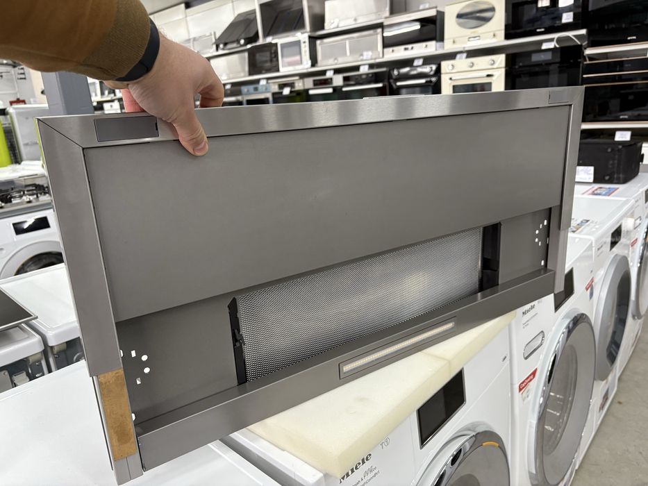 Сучасна виїзна витяжка Miele DAS 2920
