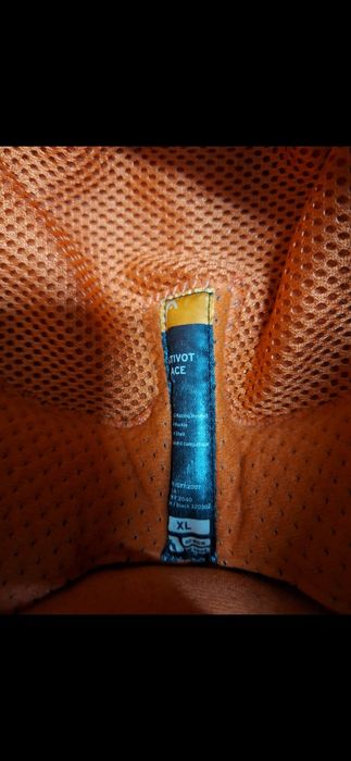 Лижний шолом       .