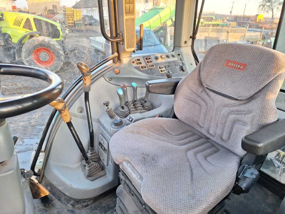 Ciągnik rolniczy VALTRA T-191