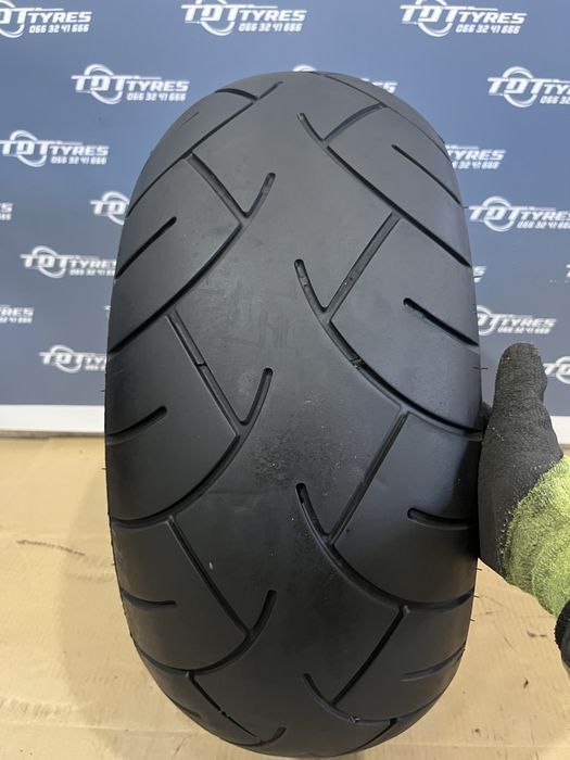 240/50R16 Metzeler ME 880 Marathon