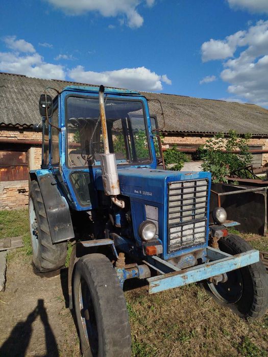 Трактор мтз-80 1992 року випуску, в полі не працював.