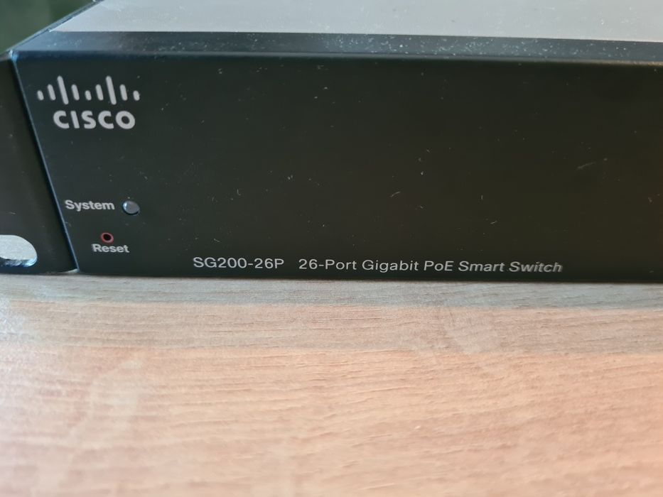 switch Cisco SG200-26P 26-Port Gigabit PoE Smart Switch.
