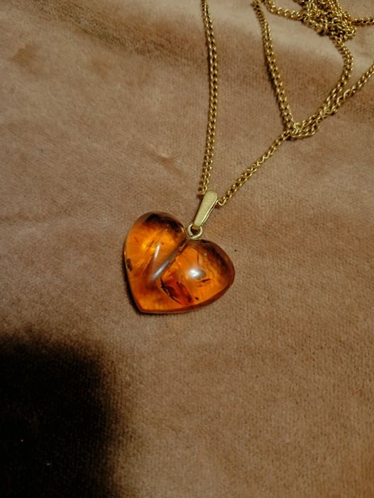 Янтарная подвеска на позолоченной цепочке СССР.