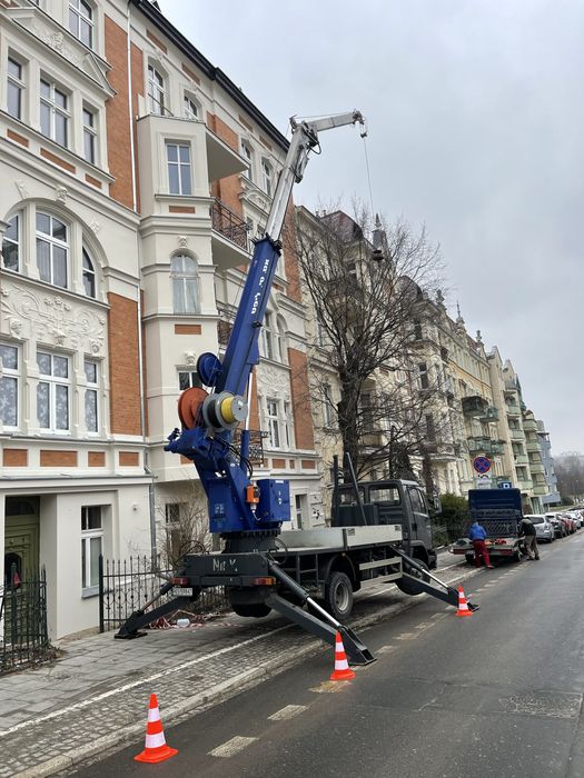 Żuraw Ciesielski dźwig dekarski Böcker AK 27/1000