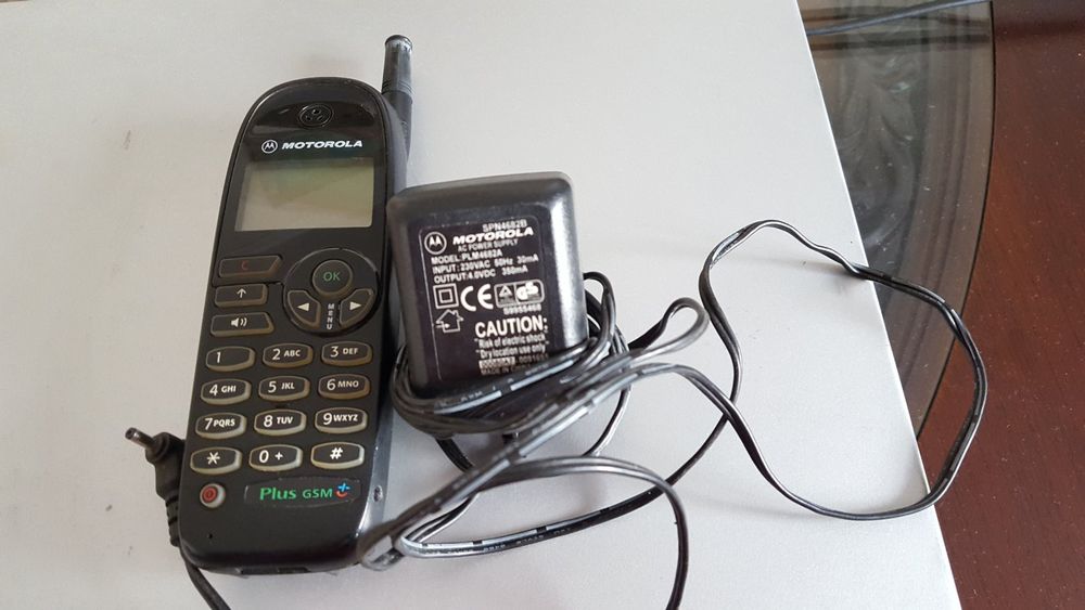 Продам сотовий телефон МОТОЛА М3788