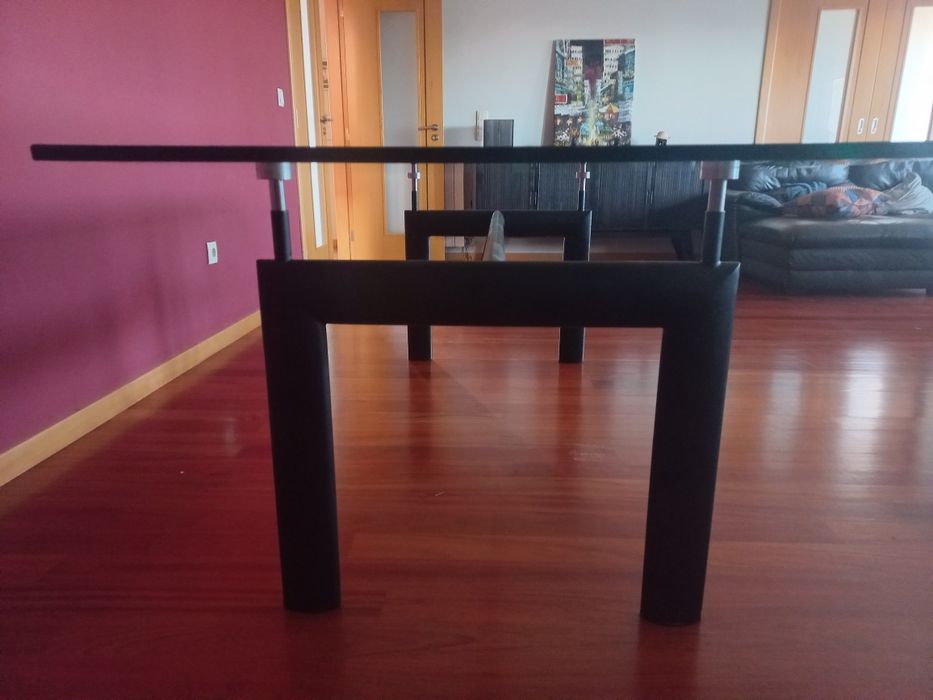 Mesa Design Le Corbusier Lc6 em Metal e Vidro Temperado