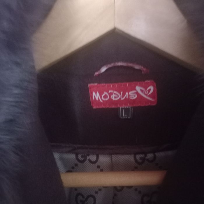 Зимове пальто у хорошому стані