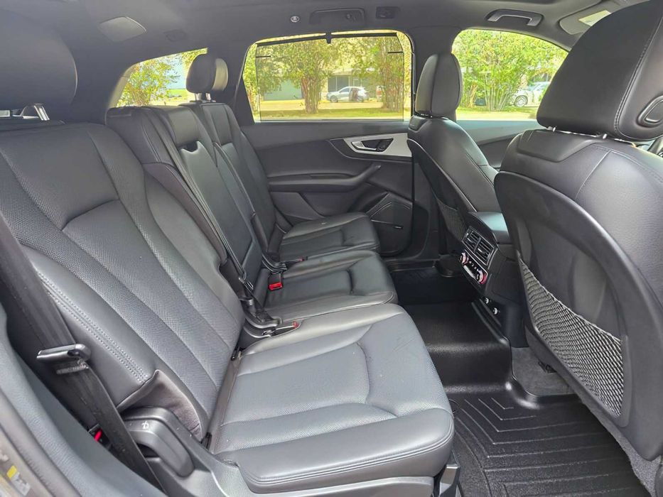 Audi Q7      2019