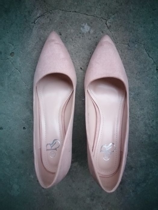 Szpilki pudrowy róż rozmiar 38