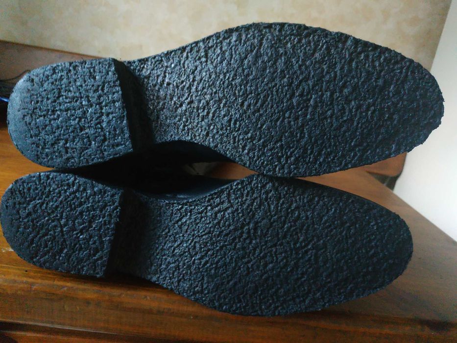 Ботфорти жіночі шкіряні чорного кольору на низькому ходу 40 р/26,5 см