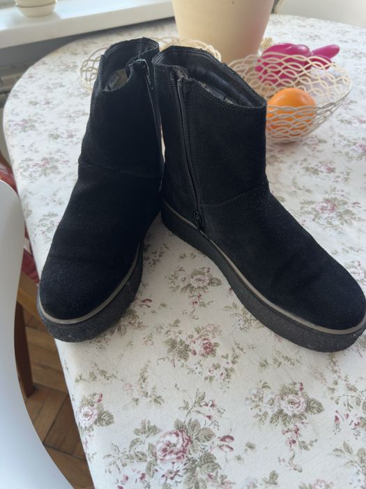 Зимні замшеві ботинки