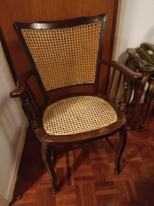 Cadeira antiga palhinha