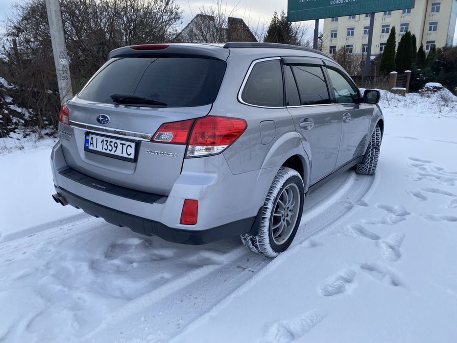 Субару Аутбек ,автомат