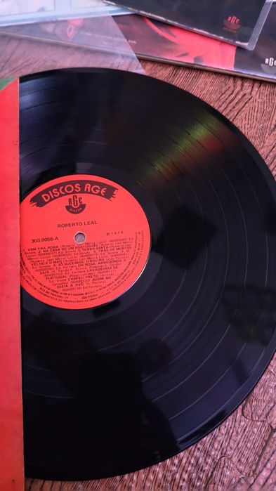 Roberto leal 
Capas e discos muito bom estado
20€