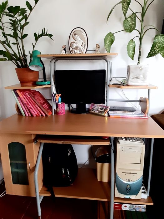 Продам комп'ютерний стіл