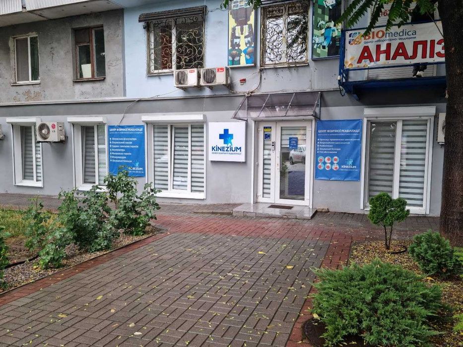 Продаж нежитлового приміщення вул.Запорізька, навпроти супрмаркету АТБ.