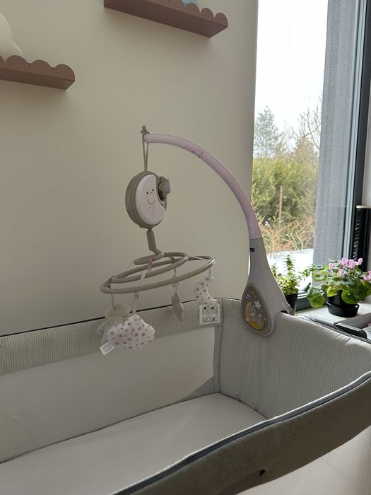 Łóżeczko Chicco Next2Me  ( Next to me ) Magic karuzela gratis