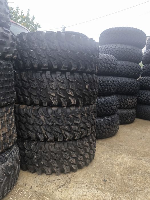Vendo pneus 32x10r15 ou 32x10r16 ou 30x10.r15 ou 255x75r15 ou 30x10r14