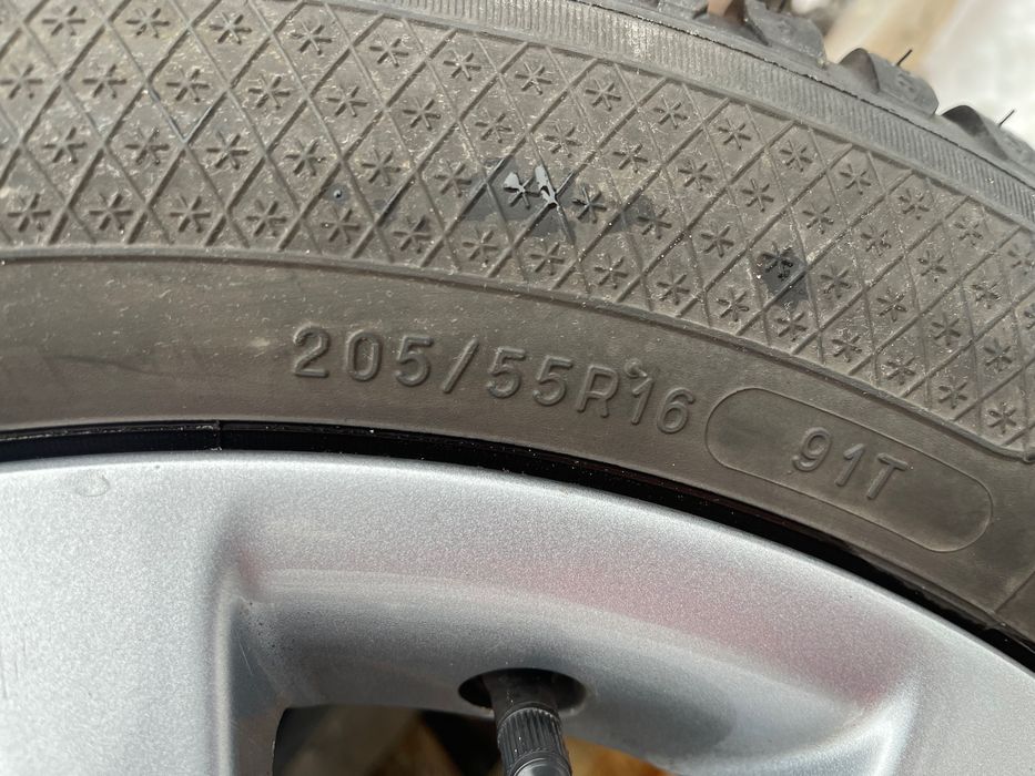 Шини.   205/55/16