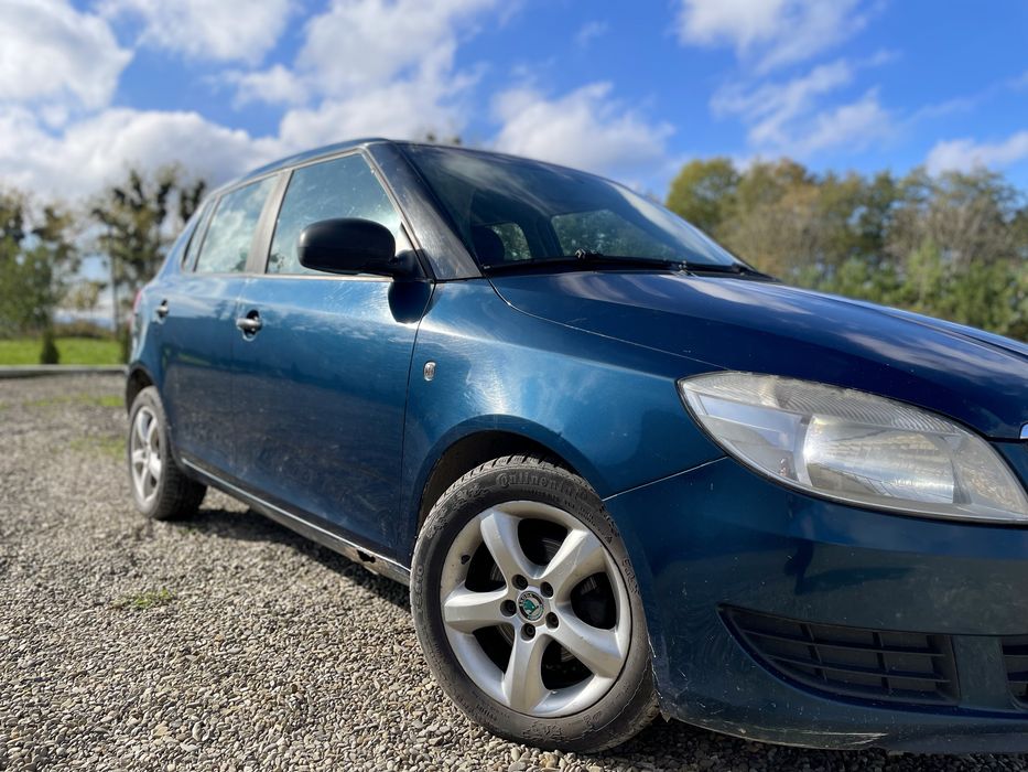 SKODA FABIA 2011 1.6 дизель 105 к.с