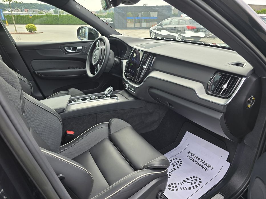 Volvo XC 60 B4 AWD 2024R R-DESIGN DARK PLUS kamera asystent Z NIEMIEC