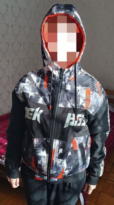 Продам двосторонню демі куртку