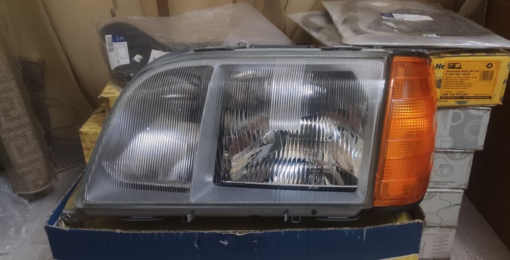 Комплект фара + поворотник W140