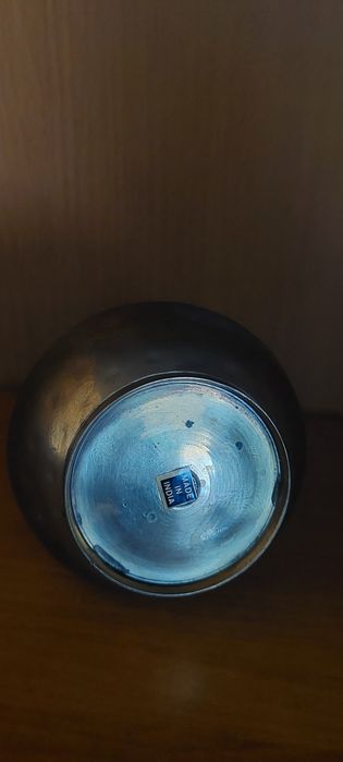 Stary dzbanek z mosiądzu