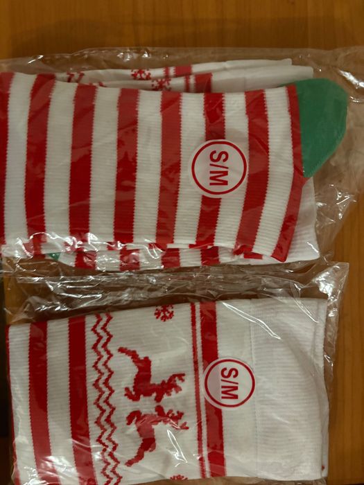 Компресійні підколінки в новорічному стилі