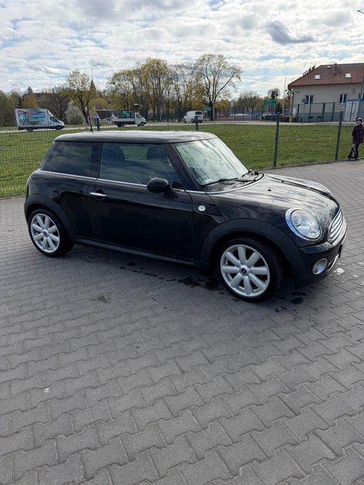 MINI Cooper Uszkodzony.