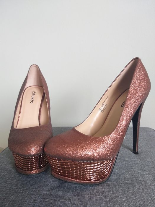 Нові туфлі 40 розмір