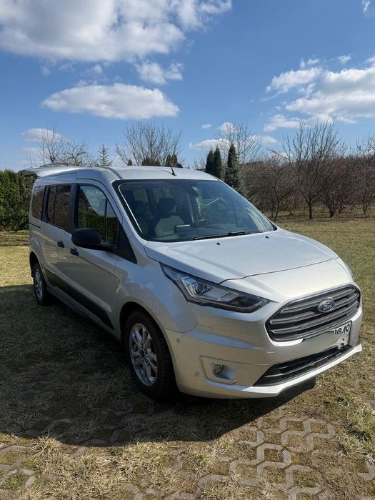 Ford Transit Connect FORD Transit Connect. Samochód z rampą dla osoby niepełnosprawnej.