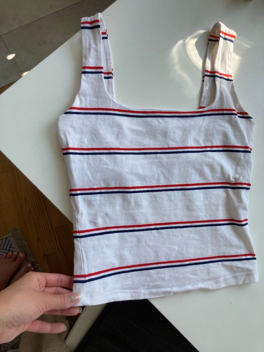 Biały top Bershka w paseczki elastyczny na lato S