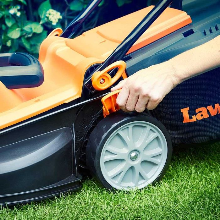 косарка електрична газонокосарка Lawnmaster MEB1434M 1400Вт до 300м.кв