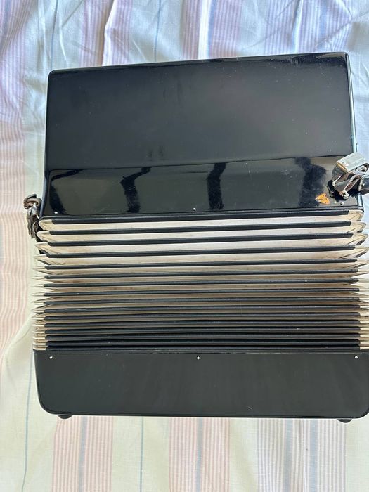 Акордеон Weltmeister Stella