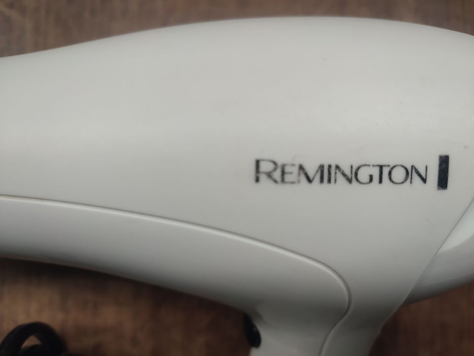 Фен для сушіння волосся 2000W Remington