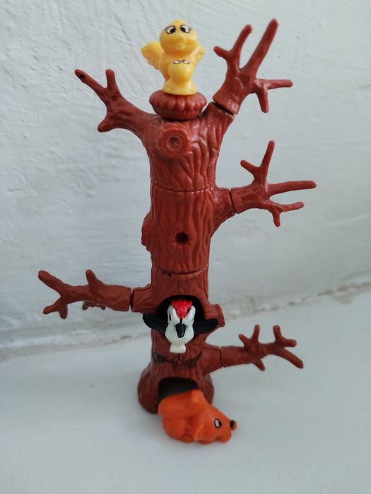 Кіндер сюрприз дерево