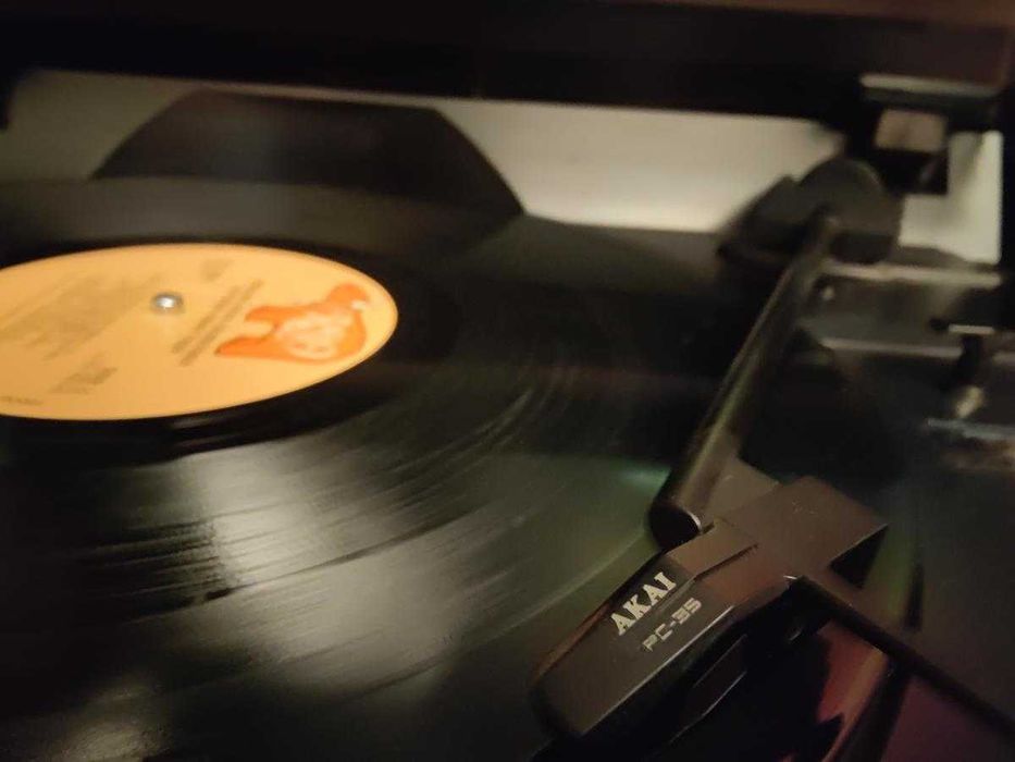 Gramofon Akai AP-X1