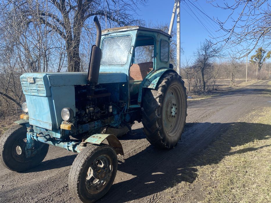 Продаєця трактор т-40