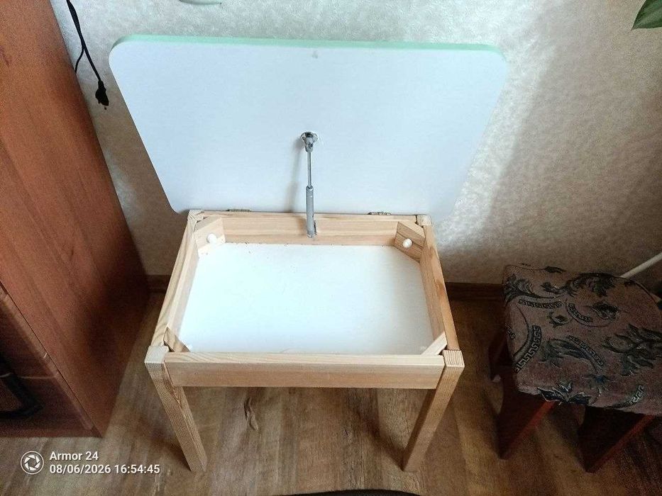 Дитячий стіл і стілець з шухлядою