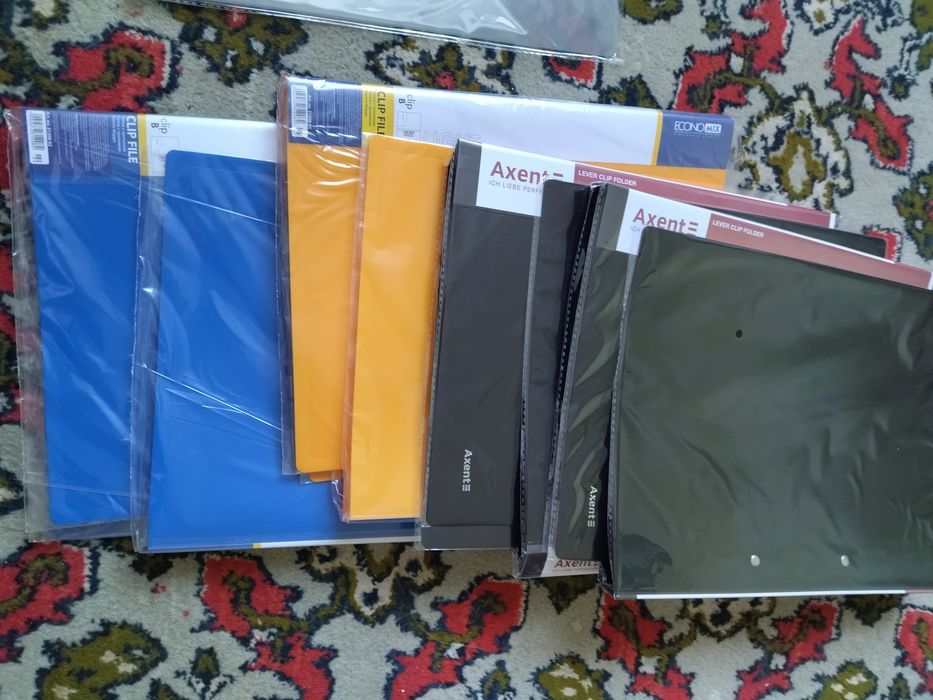 Папка пластик скоросшиватель а4 , папка на резинке