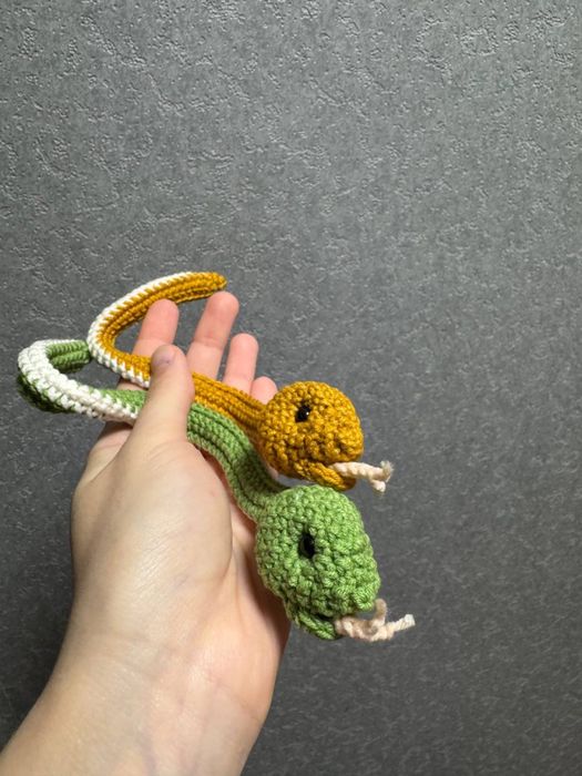 Вязаная игрушка змейка символ 2025г ручная работа