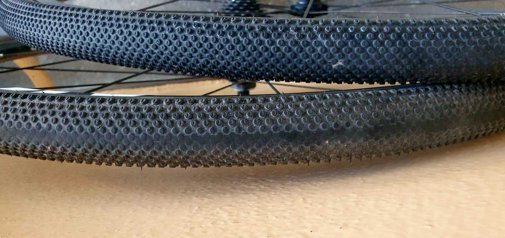 Koła Mavic Aksium Disc komplet opony