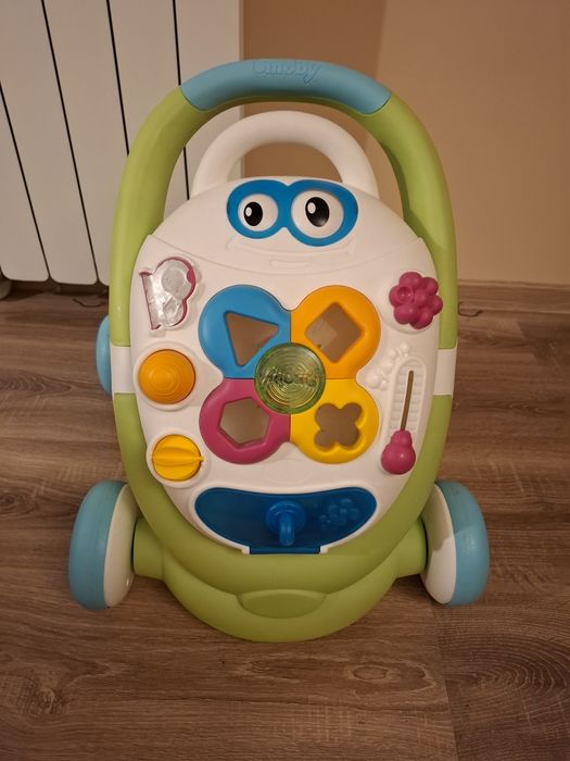 grający chodzik zabawka