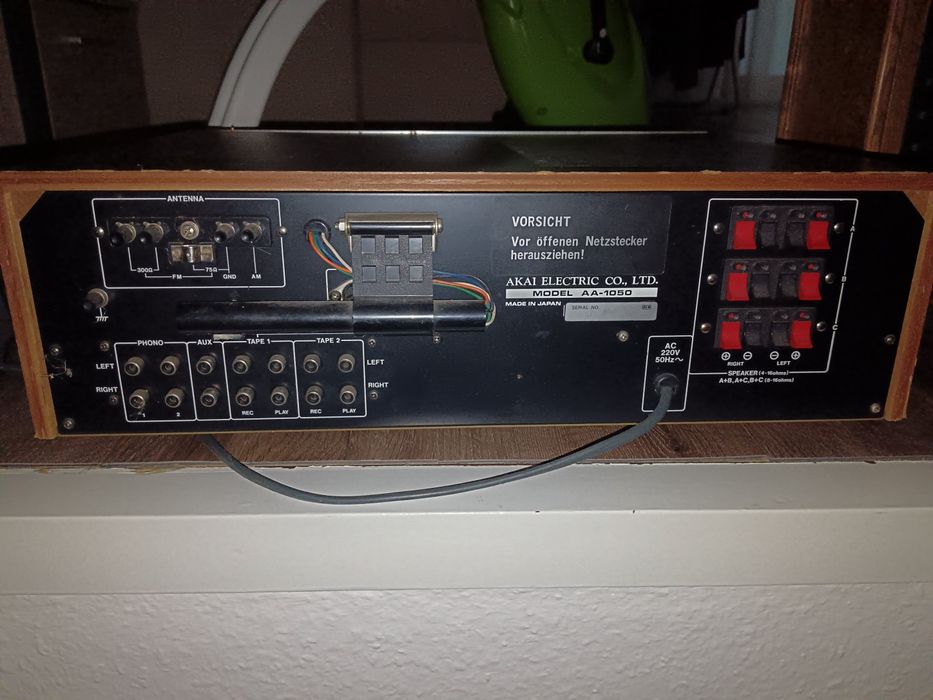 Amplituner Akai AA 1050