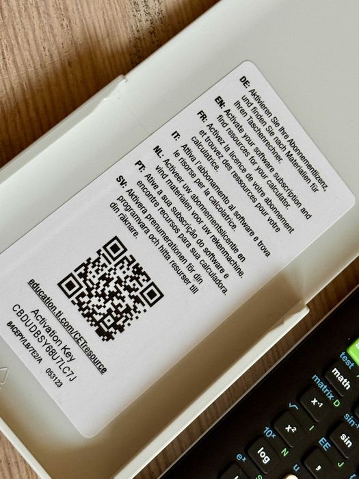 Texas Instruments TI-84 Plus CE-T Python Edition - IB DP - nowy