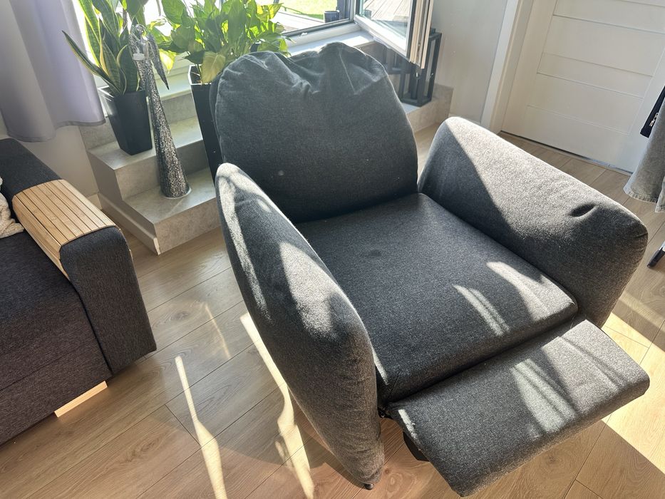 Fotel rozkladany Ikea Ekolsund ciemnoszary